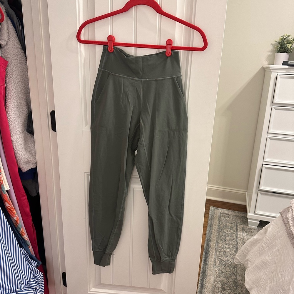 Lululemon Athletica Olive align Jogger Pants